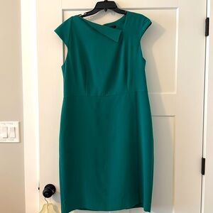 Ann Taylor Size 16 Kelly Green 
Sheath dress